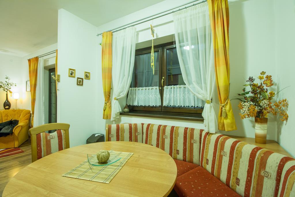 Vila Helena - Apartment Helena 2 Ruzomberok Buitenkant foto