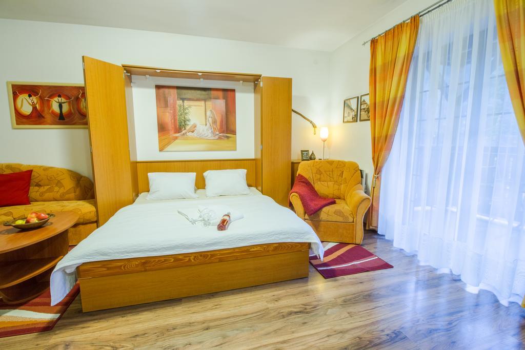 Vila Helena - Apartment Helena 2 Ruzomberok Kamer foto